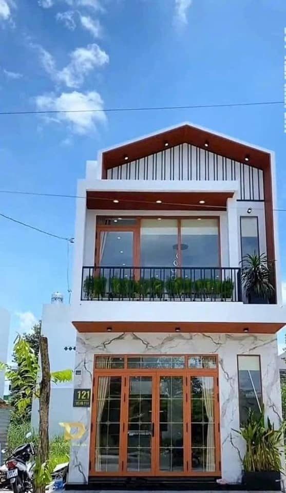 Nhà lầu đẹp KP5 Trảng Dài, Biên Hòa 135m² giá chỉ 2.45 tỷ - Vị trí trung tâm, tiện nghi đầy đủ!