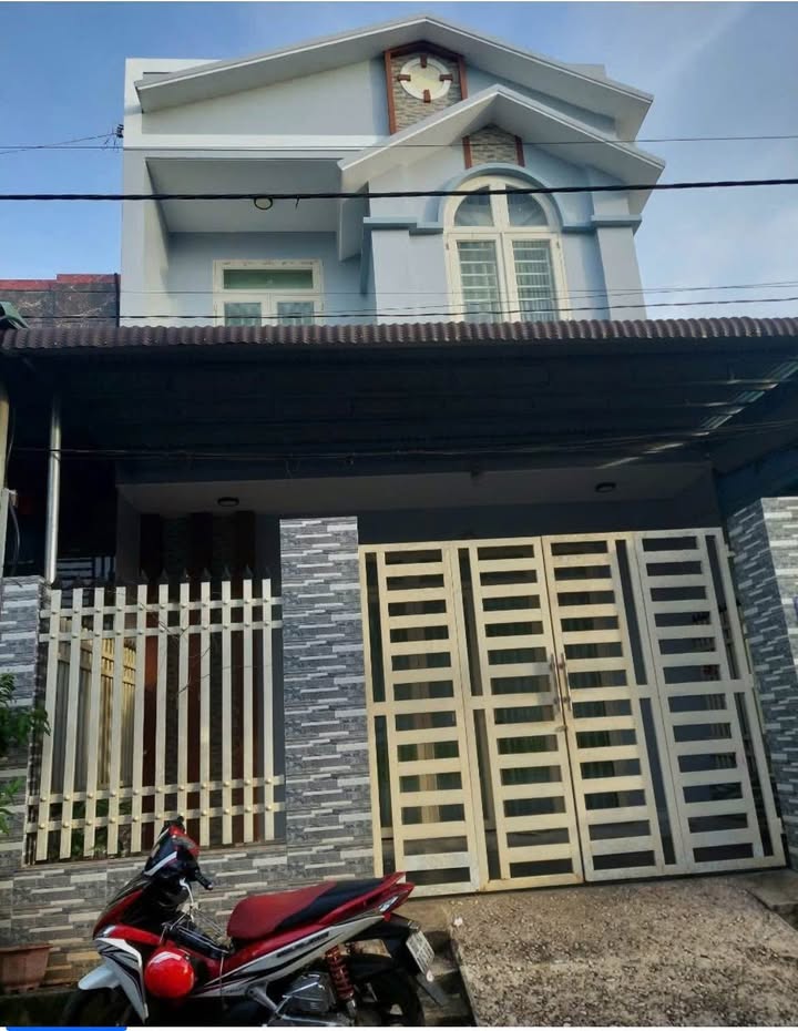 Nhà 1 trệt 1 lầu tại Phú Lợi, Định Quán 102m² giá 2 tỷ - Sổ đỏ chính chủ!