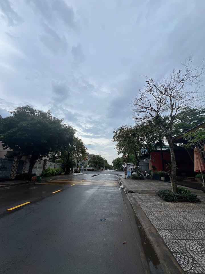 Nhà mặt tiền Nguyễn Huệ Trảng Bom 110m² giá 2.9 tỷ - Kinh doanh sầm uất ngay!