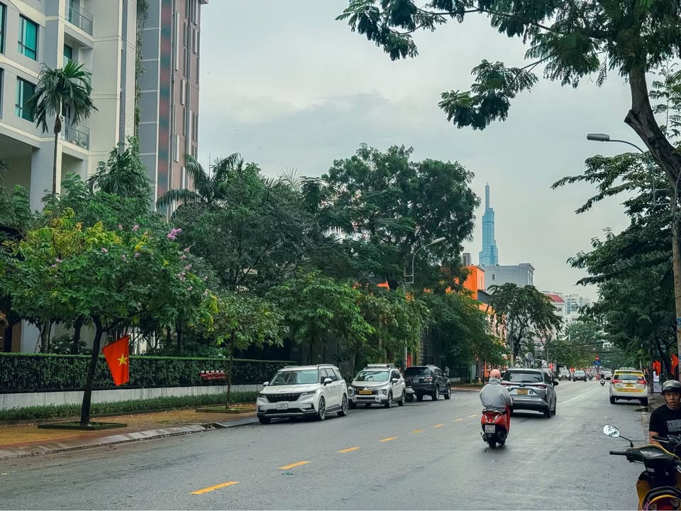 Cho thuê văn phòng 325m² đường Nguyễn Văn Hưởng, Thảo Điền - Vị trí đắc địa, giá chỉ 165 triệu/tháng!