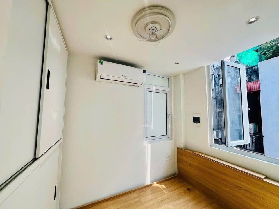 Nhà nguyên căn Ngõ Văn Chương, Đống Đa 48m² giá 7 triệu - Full nội thất, chỉ việc vào ở!