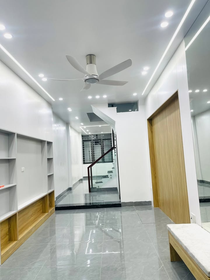 Nhà 4,5 tầng phường Trần Lãm Thái Bình 50m² giá 4 tỷ - Ô tô tránh nhau, tiện nghi đầy đủ!