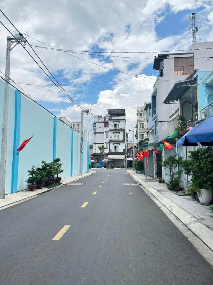 Nhà mặt tiền đường Bùi Minh Trực, Quận 8, diện tích 57.5m² giá 8 tỷ - Nhà thông thoáng, tiện ích đầy đủ!