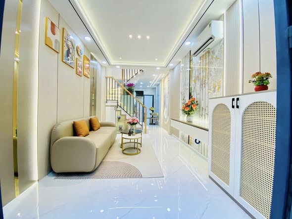 Nhà đẹp Tân Bình 34m² giá 4.68 tỷ - Phòng ngủ dưới trệt tiện lợi!