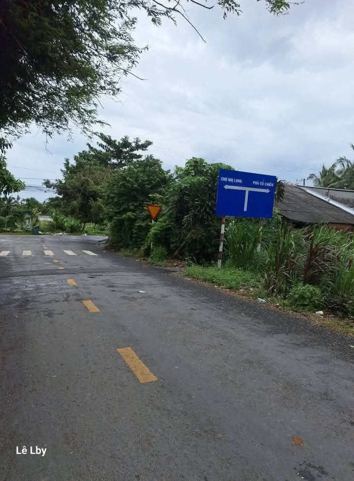 Đất thổ cư 2200m², 2 mặt tiền tại xã Nhị Long - Giá 4.5 tỷ, thương lượng!