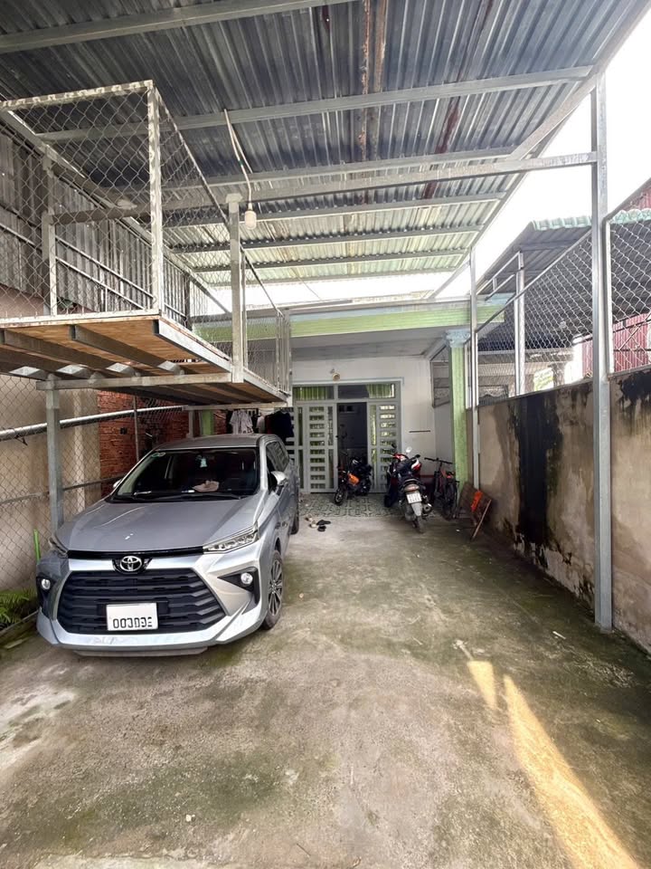 Nhà cấp 4 Dĩ An 143m² giá 3.65 tỷ - Hai mặt tiền, sân ô tô