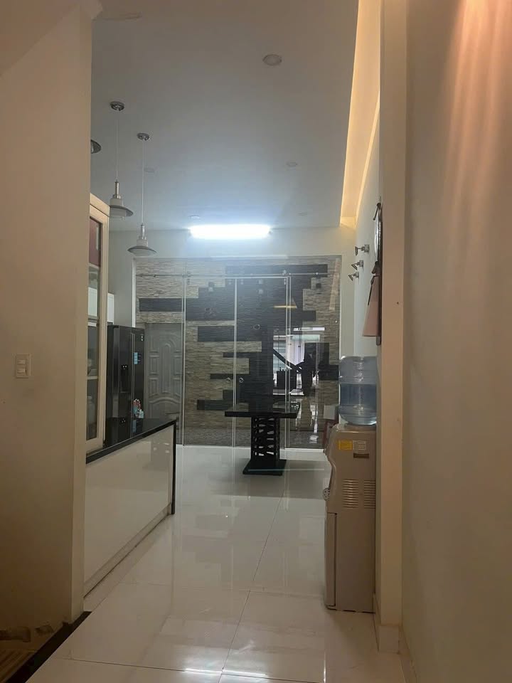 Nhà mặt tiền Nguyễn Công Trứ, Bảo Lộc 60m² giá 8.1 tỷ - Kinh doanh sầm uất!