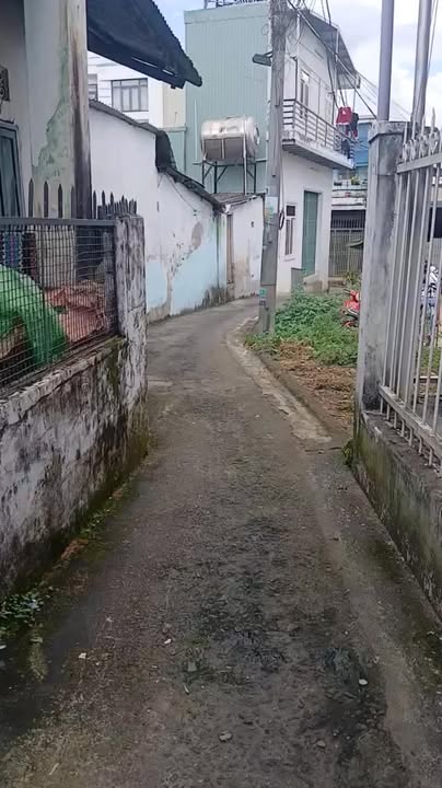 Nhà cho thuê hẻm 42 Lê Lợi, Pleiku 300m² - Giá chỉ 3 triệu/tháng!