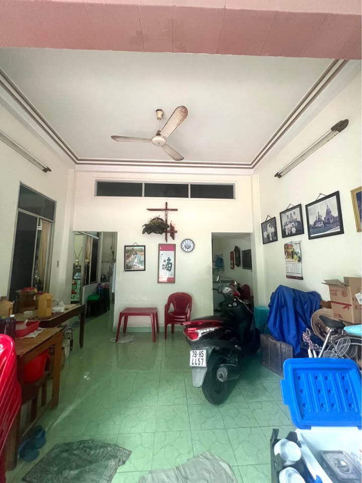 Nhà mặt tiền Trần Văn Ơn, Nha Trang 71.6m² giá 12 tỷ - Gần biển, tiện ích đầy đủ!