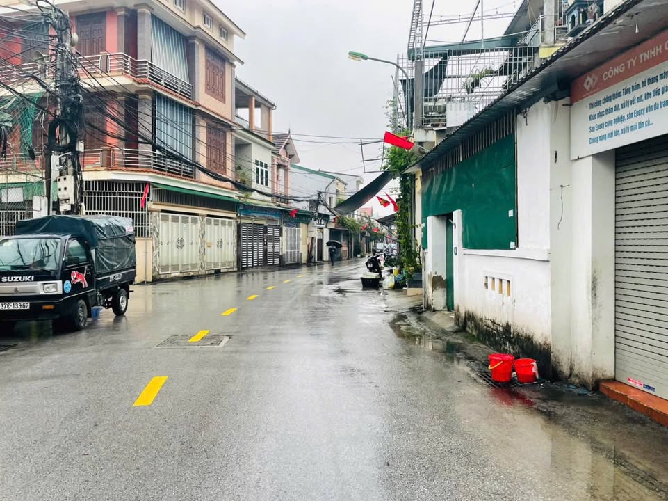 Mặt bằng cho thuê tại đường Văn Đức Giai, Vinh 90m² giá 5.5 triệu - Khu vực kinh doanh sầm uất!