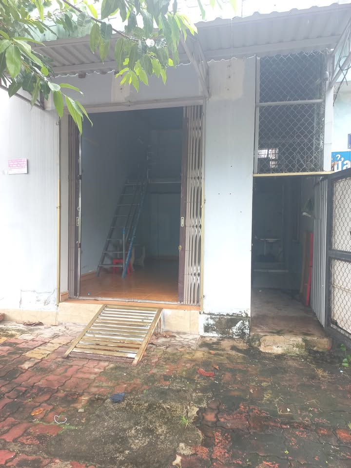 Cho thuê phòng trọ mặt tiền Lê Long Vân, Bà Rịa 35m² - Giá chỉ 2 triệu/tháng!