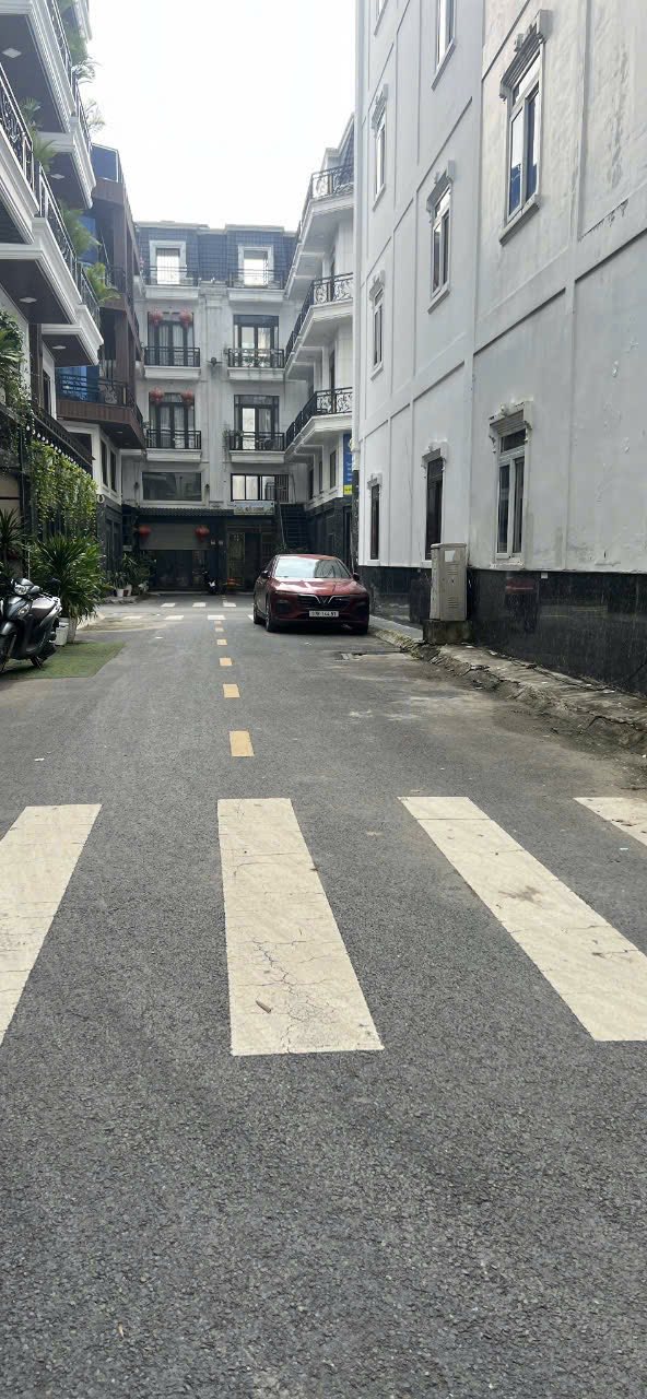 Nhà phố cho thuê tại đường TX38, Q12, Hồ Chí Minh - Phòng rộng rãi, giá chỉ 12 triệu/tháng!