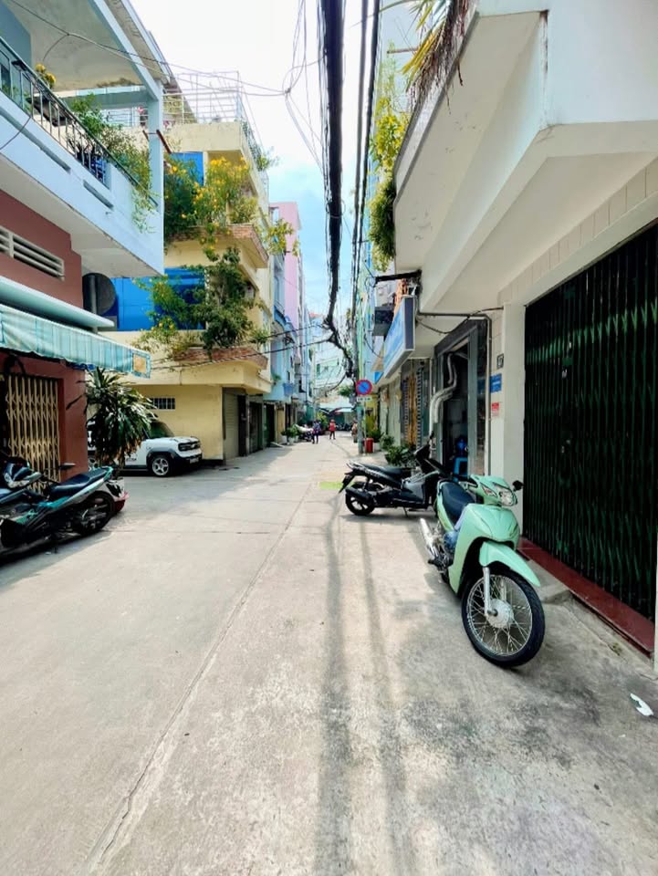 Nhà đẹp 2 tầng Vĩnh Hội, Q4, 24m² giá 6.199 tỷ - Sẵn sàng vào ở!