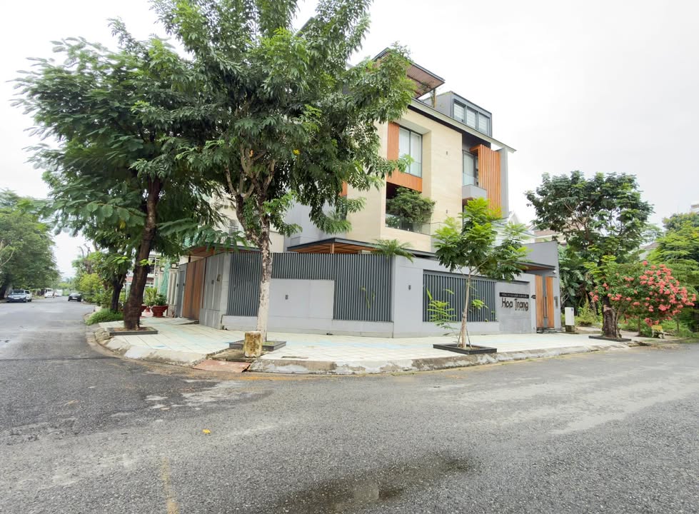 Đất nền góc 2 mặt tiền view sông Tân Phong, quận 7 – 313,4m² giá 63 tỷ