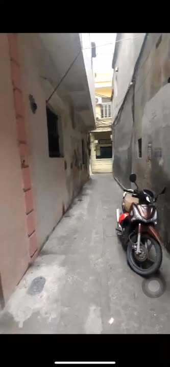 Nhà cho thuê Đường Láng 40m² giá 11 triệu - Phù hợp cho hộ gia đình!