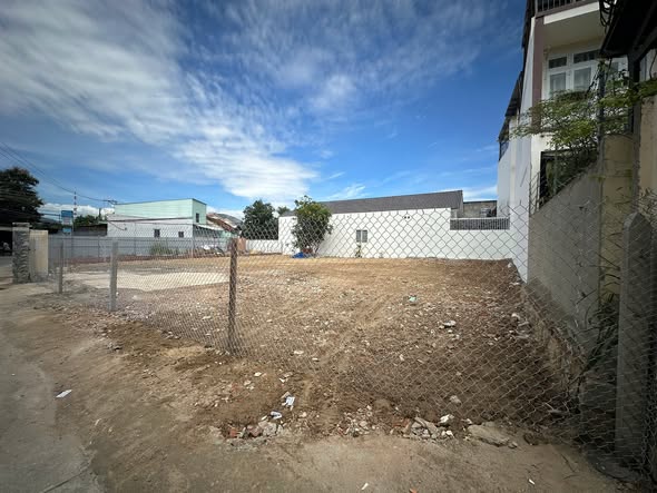 Đất nền Phú Nông, Nha Trang 461.5m² giá 10 tỷ - Vị trí đẹp, kinh doanh sầm uất!