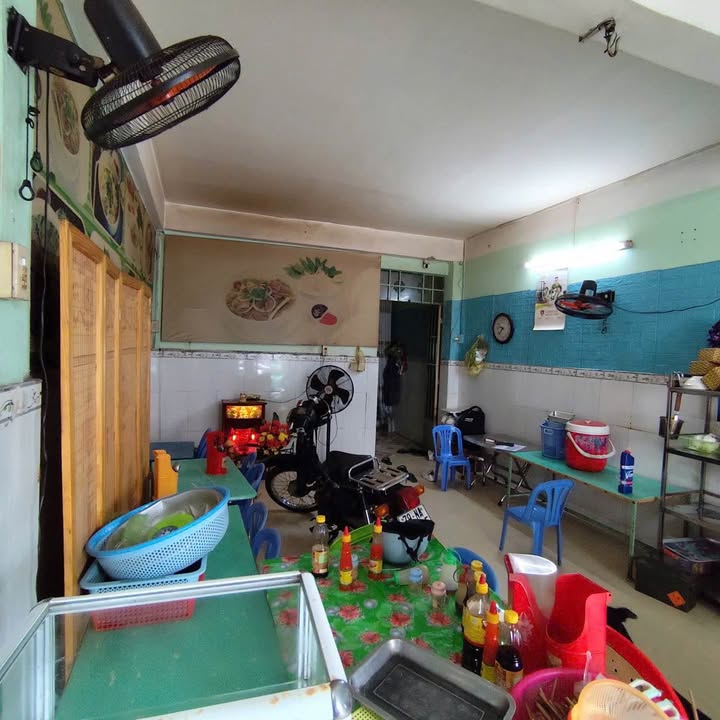 Bán nhà mặt tiền đường 23/10, Nha Trang 79.4m² giá 15 tỷ - Khu vực kinh doanh sầm uất!