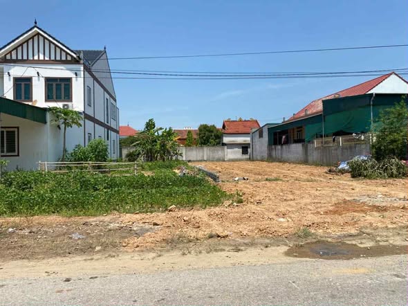Lô đất mặt đường nhựa Liên Xã Diễn Châu 240,5m² giá 2 tỷ - Pháp lý rõ ràng!