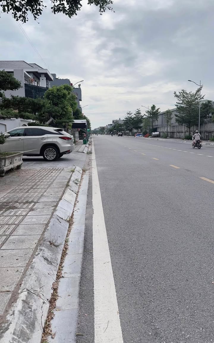 Đất nền mặt tiền khu 3, Hải Hòa, Móng Cái 100m² giá 3xx triệu - Cơ hội đầu tư hấp dẫn!