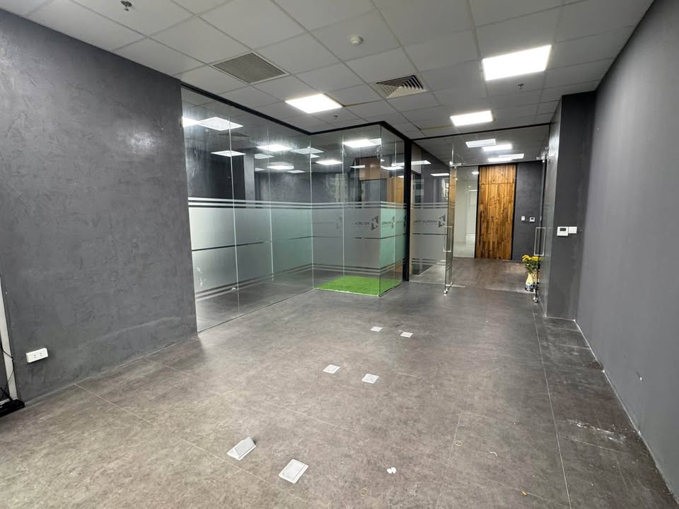 Cho thuê văn phòng Yên Hòa Parkview 75m² giá 31 triệu - Không gian làm việc lý tưởng!