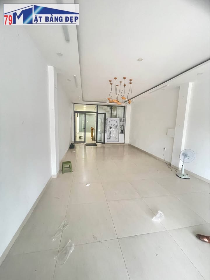Cho thuê FrontHouse 120m² mặt tiền đường 2/4 Vĩnh Hải - Không gian hiện đại, sạch sẽ!