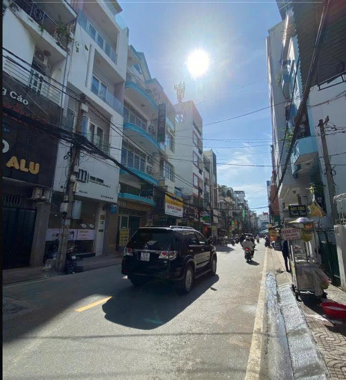 Nhà mặt tiền Hồ Bá Kiện, Q.10 - 25m² giá 8.9 tỷ - Vị trí kinh doanh đắc địa!