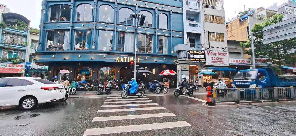 Nhà mặt tiền Tân Định, Quận 1, 60m² giá 21 tỷ - Đầu tư sinh lời ngay!