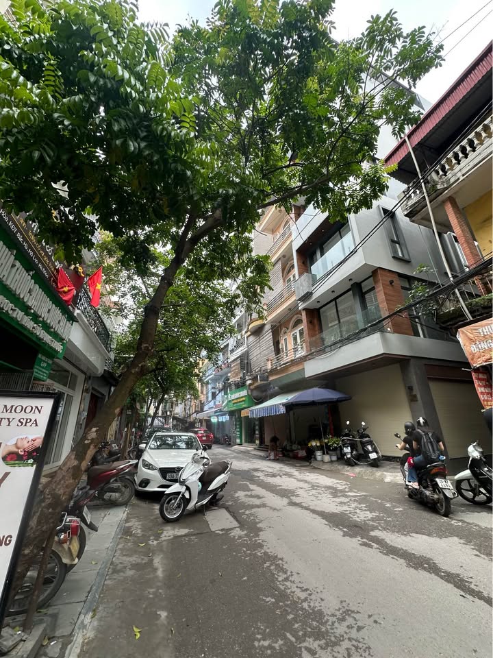 Nhà mặt phố Pháo Đài Láng 60m² giá 24.5 tỷ - Kinh doanh đỉnh cao!