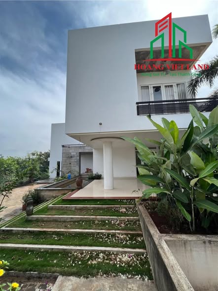 Biệt thự Villa Hẻm 605 Hà Huy Tập 1600m² giá 7.3 tỷ - Thiết kế hiện đại, tiện nghi đầy đủ!