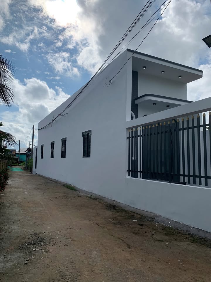 Nhà cấp 4 mới hoàn thiện 96m², giá 1.79 tỷ - Cực kỳ thoáng mát tại Mỹ Lộc, Cần Giuộc!