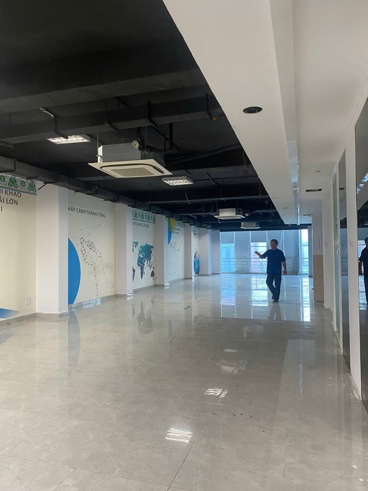 Cho thuê văn phòng tại Bình Thạnh 150m² - Full nội thất, sẵn sàng làm việc!