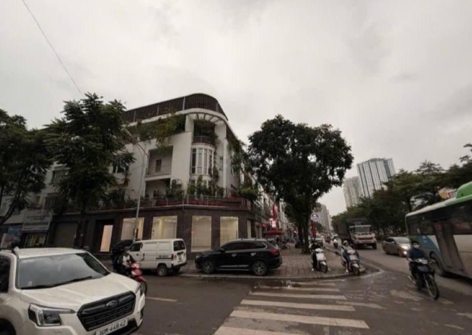 Mặt bằng kinh doanh cho thuê tại Văn Khê 130m² giá 32 triệu/tháng - Lô góc vỉa hè 8m