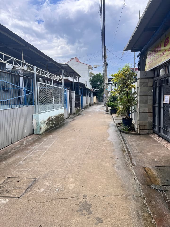 Nhà cấp 4 tại 1 xẹt Lê Duẩn, Long Thành, 152m² giá 6 tỷ - Sổ hồng riêng, pháp lý rõ ràng!