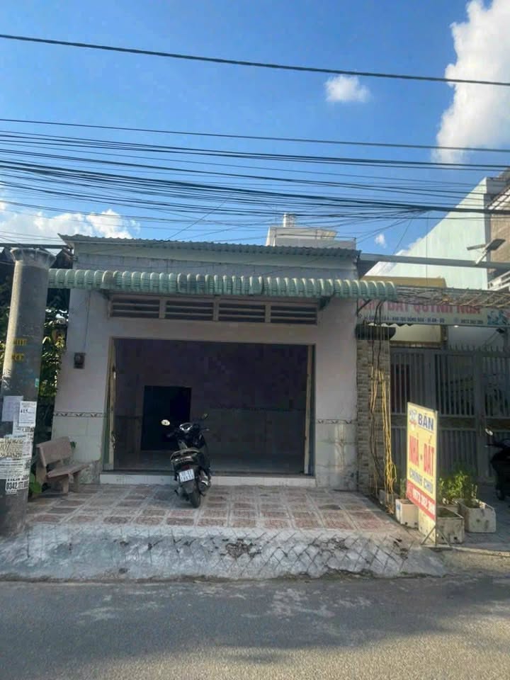 Cho thuê nhà kho Dĩ An 100m² - Mặt tiền đường số 6, giá chỉ 6 triệu!
