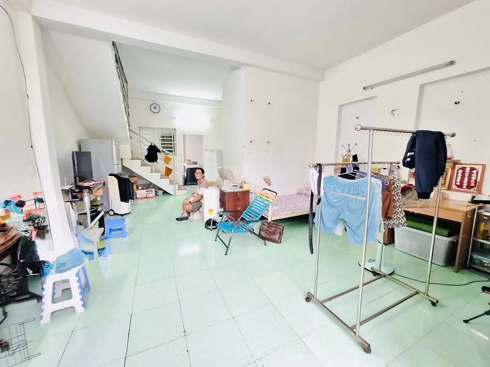 Nhà Phú Hữu Thủ Đức 50m² giá 4 tỷ - Hẻm xe hơi VIP, an ninh tốt!