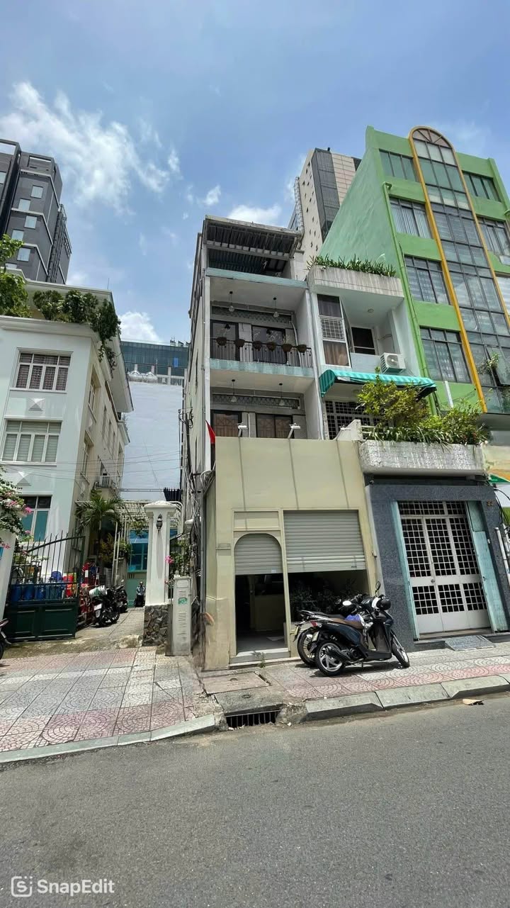 Nhà phố mặt tiền Nguyễn Trung Ngạn, Q1, 60m² giá 40 tỷ - Cơ hội đầu tư hiếm có!