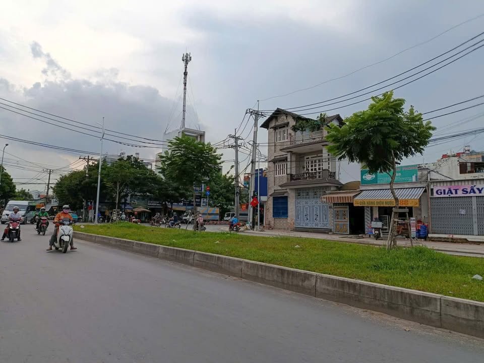 Kho xưởng rộng lớn tại Thạnh Xuân, Quận 12 - Giá chỉ 70 tỷ - Đầu tư sinh lời hấp dẫn!