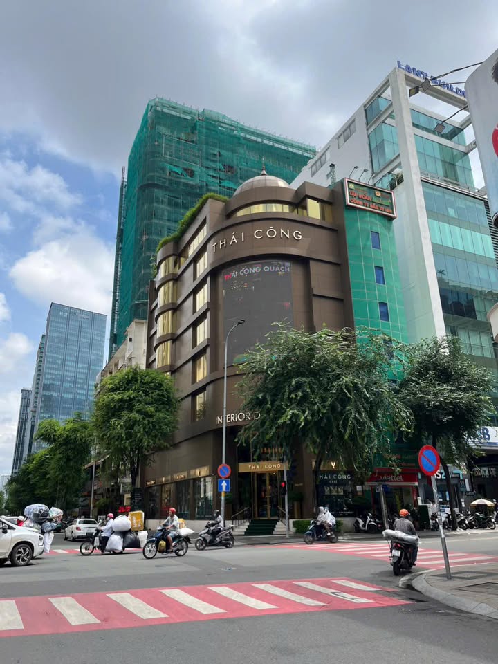 Tòa nhà mặt tiền Nam Kỳ Khởi Nghĩa, Quận 1 - Diện tích 338m² - Cơ hội đầu tư hiếm có!