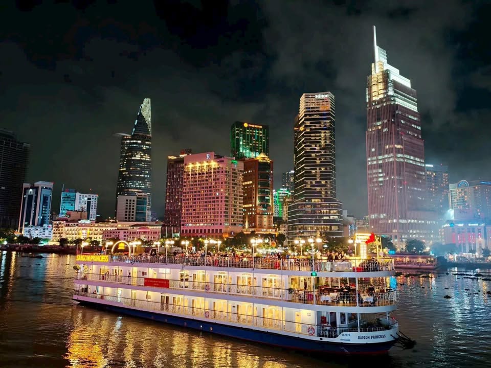 FrontHouse 750m² Bến Nghé Quận 1 giá 130 tỷ - Vị trí đắc địa!