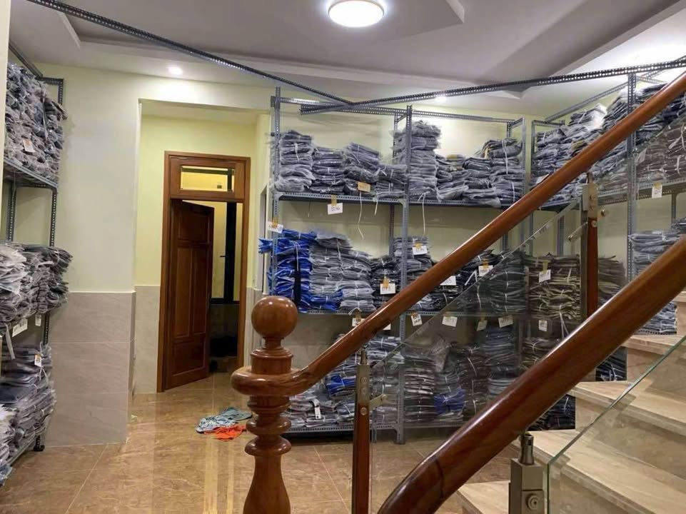 Nhà 3 tầng Đống Đa 95m² giá 6.9 tỷ - Kiệt ô tô, gần chợ