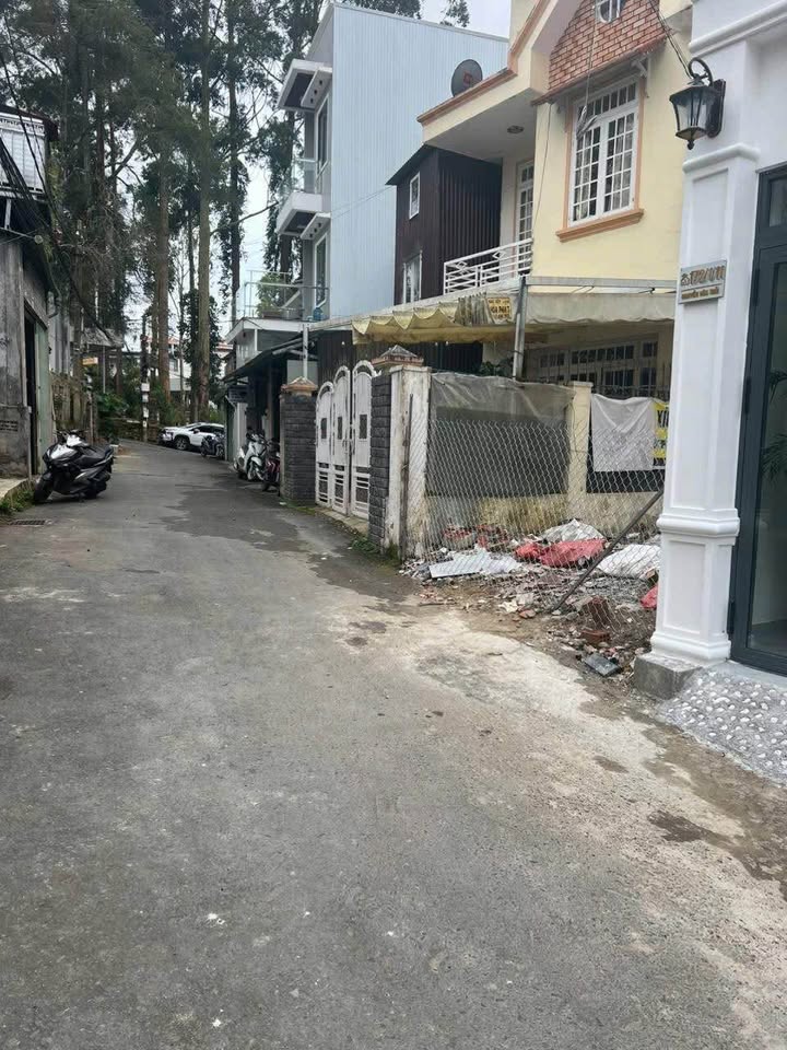 Đất nền Đà Lạt 91m² giá 7.9 tỷ - Khu dân cư đông đúc, tiện ích đầy đủ!