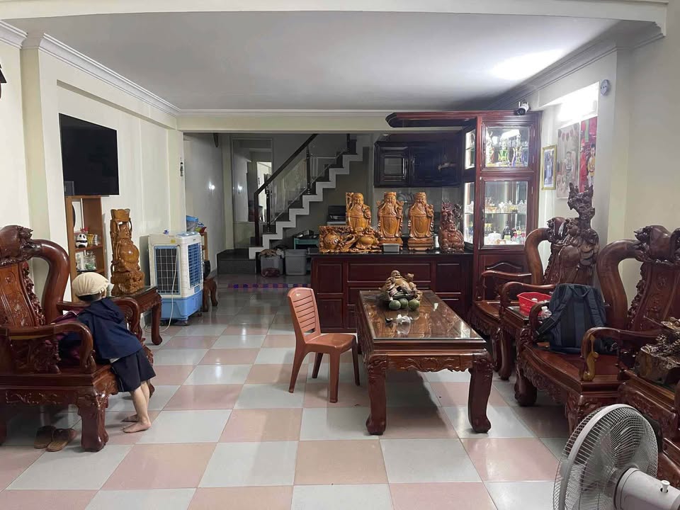 Nhà cho thuê 3 tầng đường Lý Thái Tổ, Thanh Khê - Full nội thất chỉ 9 triệu!