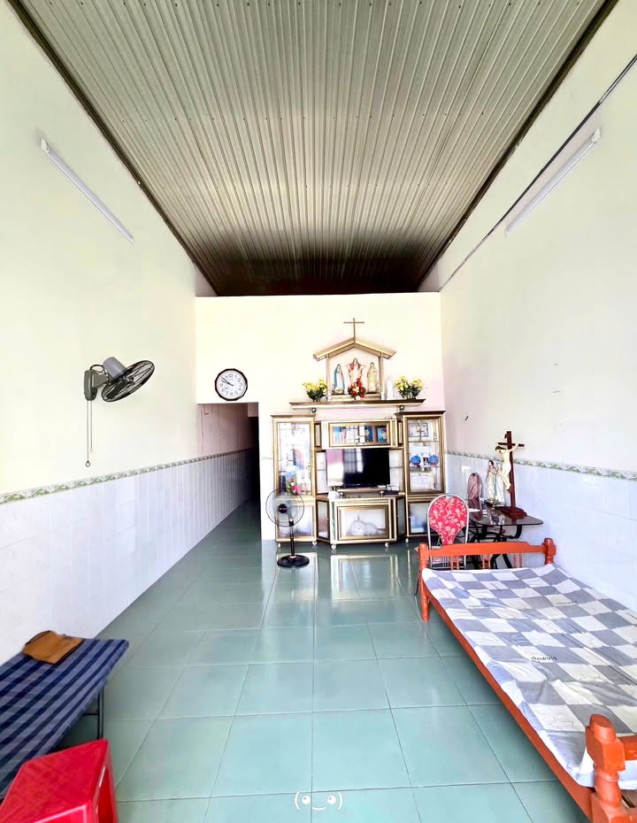 Nhà cấp 4 Trấn Biên 98m² giá 2.85 tỷ - Vị trí gần trường học và nhà thờ!