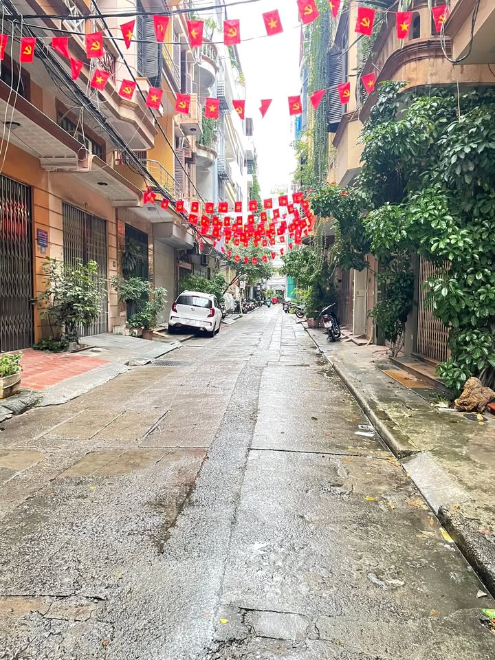 Nhà cho thuê tại Đặng Văn Ngữ, Đống Đa 65m² - Giao nhà ngay, ô tô đỗ cửa!