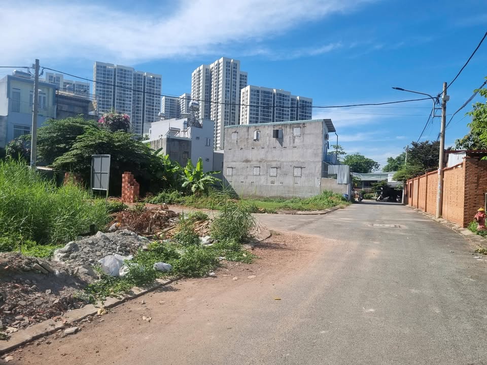 Đất nền phường Long Thạnh Mỹ, Thủ Đức 83m² giá 4.5 tỷ - Sổ hồng riêng, vị trí đắc địa!