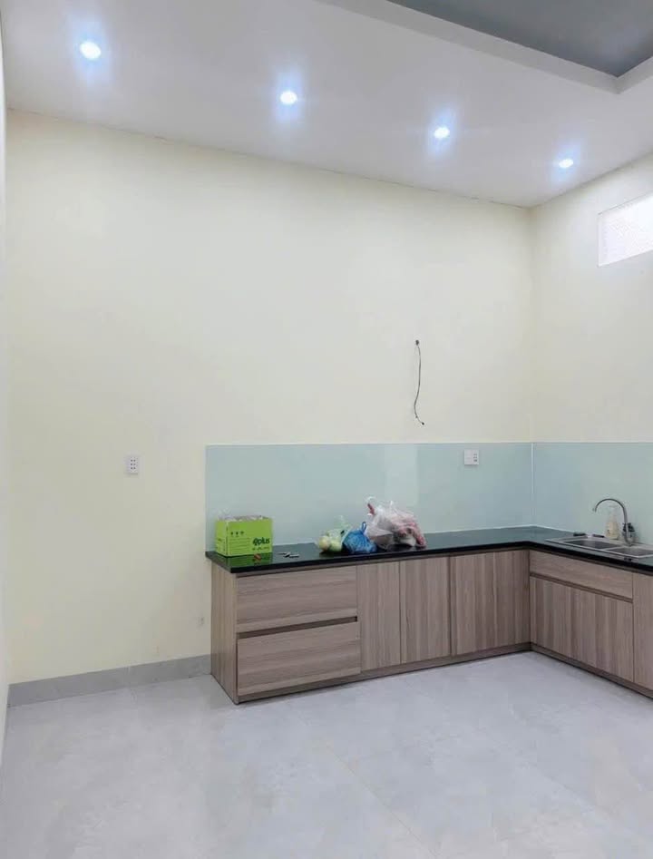 Cho thuê mặt bằng kinh doanh đường Hùng Vương, Buôn Ma Thuột - Diện tích 100m², chỉ 6 triệu/tháng!