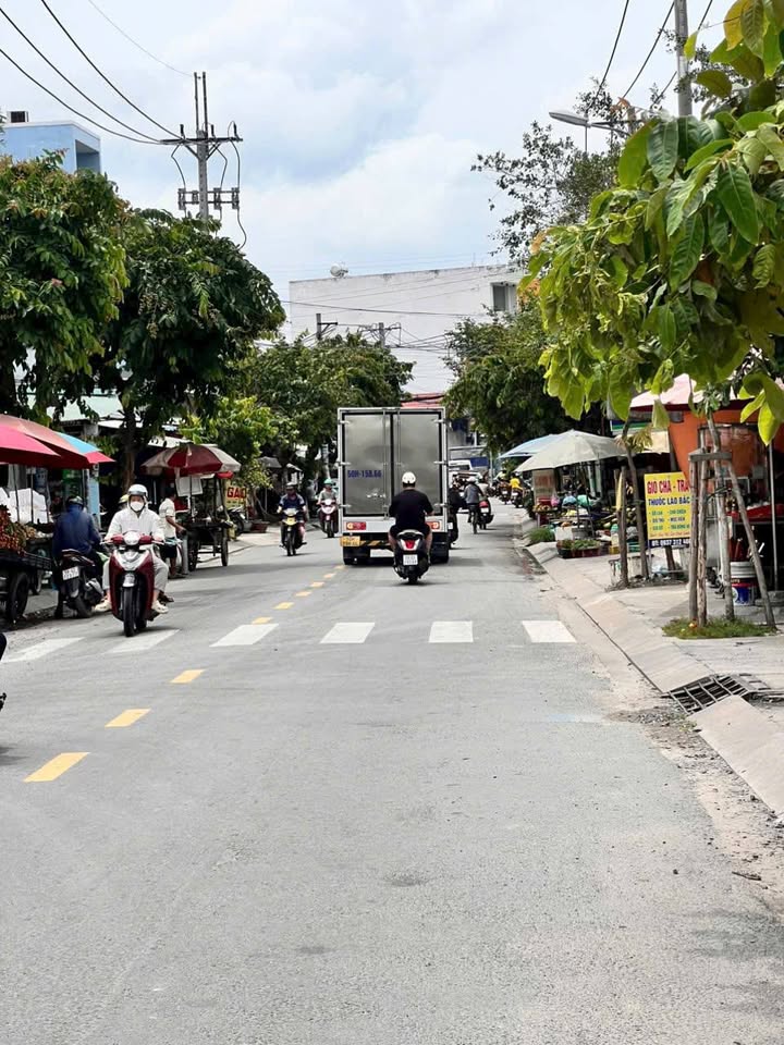 Nhà mặt tiền cho thuê tại Tân Chánh Hiệp, quận 12 - Diện tích 213m² giá 25 triệu/tháng - Thiết kế hiện đại, thuận tiện kinh doanh!