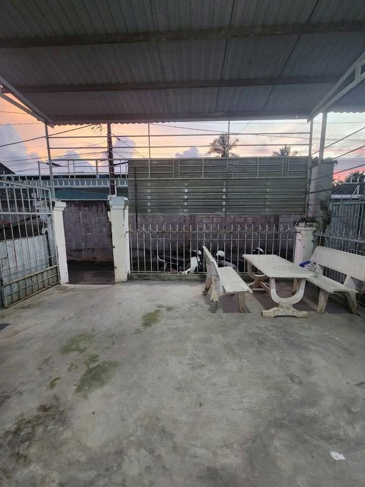 Nhà cho thuê hẻm 126 Nguyễn Bỉnh Khiêm, Rạch Giá 100m² - An ninh tốt, giá chỉ 3.2 triệu!