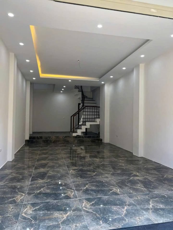 Nhà liền kề Vĩnh Tuy, Hai Bà Trưng 56m² giá 20 triệu - Kinh doanh văn phòng thuận lợi!