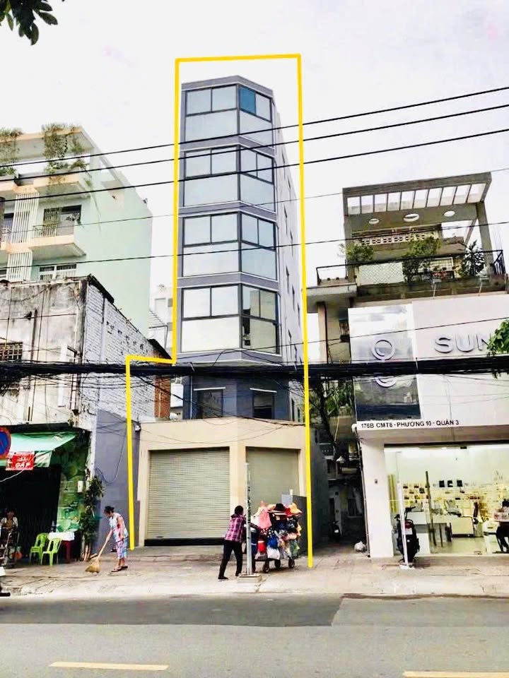 Cho thuê nhà nguyên căn mặt tiền 121m² - Cách Mạng Tháng Tám, Quận 3 - Vị trí đắc địa, dễ setup!